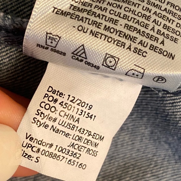 Jessica Simpson Lori Denim Jacket - Picture 11 of 12